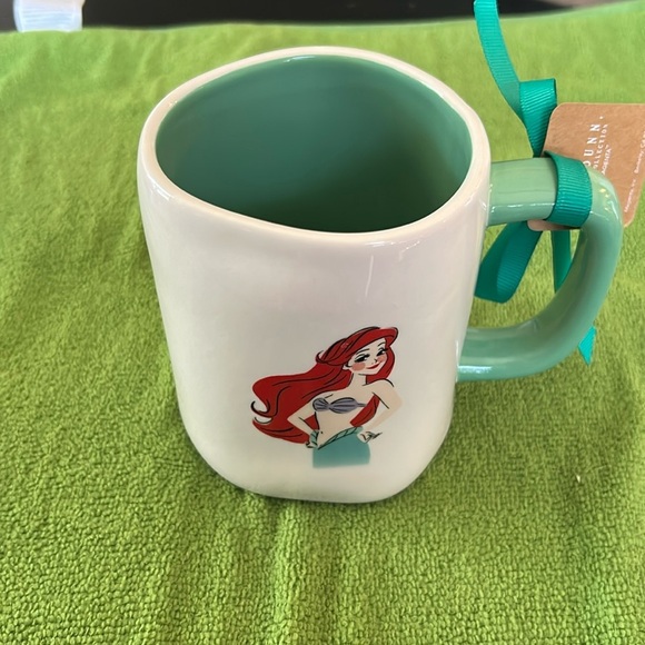 Super Cute Disney Princess Ariel The Little Mermaid 🧜‍♀️ Mug by Rae Dunn - NEW - Picture 1 of 4